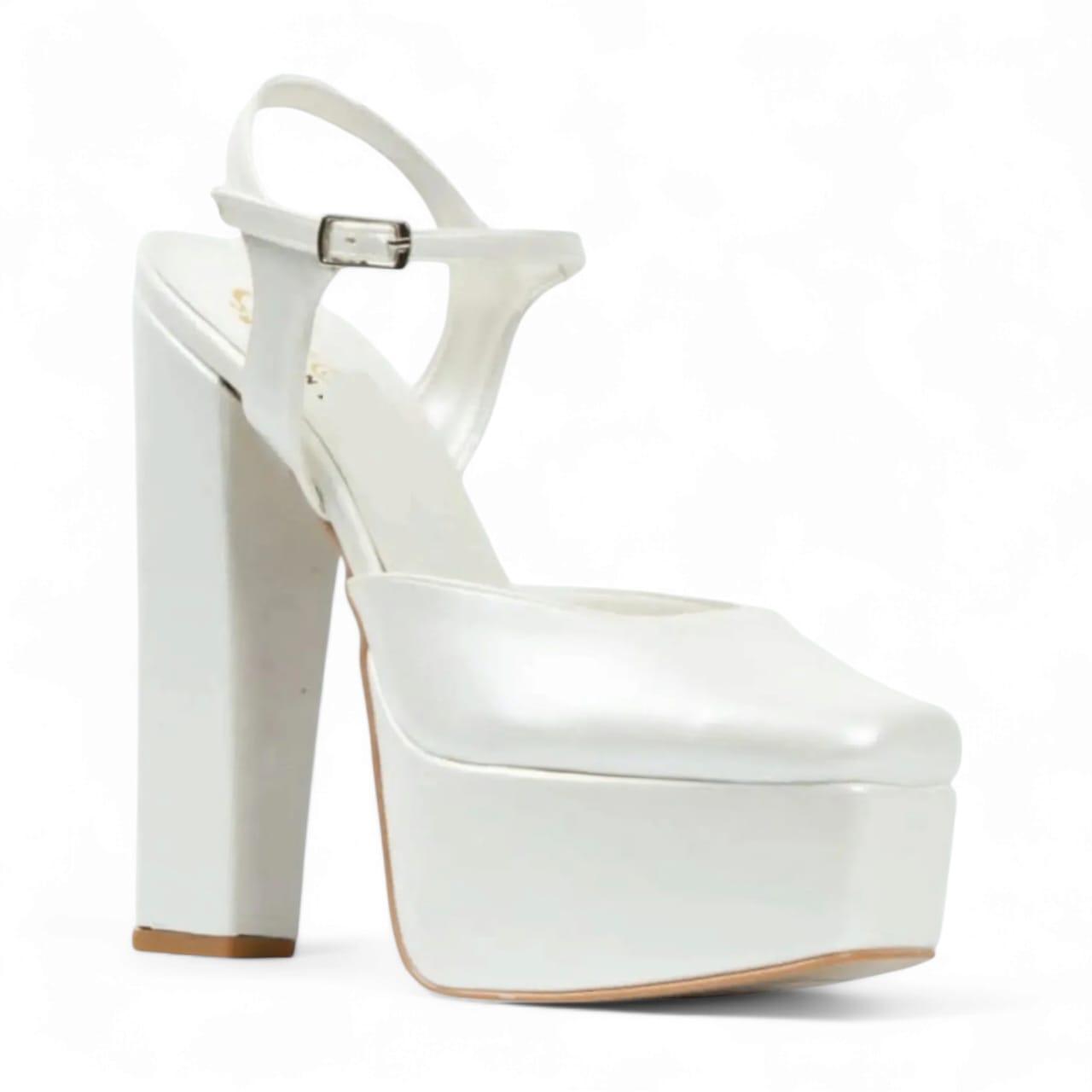 New bridal shoes collection in Beirut, Lebanon: heels, sneakers, and double semelle sandals in nude, white, pearl, silver & gold. for brides, bridesmaids, graduations & special occasions. Comfort meets style. Delivery across Lebanon.