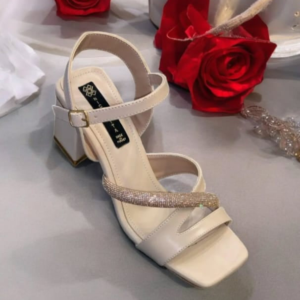7-8cm Elegant nude sandals Beirut Lebanon