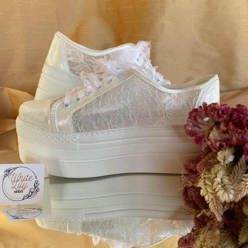 Wedding White Lace Bridal Platform Double Semelle Sneakers Beirut Lebanon the perfect blend of comfort, style, and sophistication. Designed for modern brides.
sneakers bridal wedding beirut lebanon
bridal sneakers beirut
wedding sneakers lebanon
bride sneakers white beirut
bridal platform sneakers lebanon
comfortable wedding sneakers beirut
lace sneakers bridal beirut