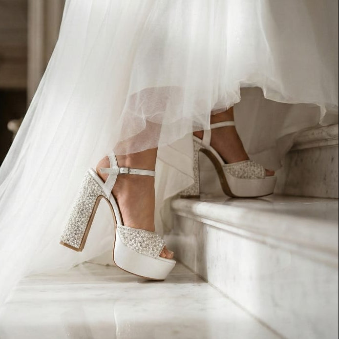14 cm Comfortable high Heeled double Semelle bridal heels with secure ankle straps and pearl-embellished block heels. Beirut 