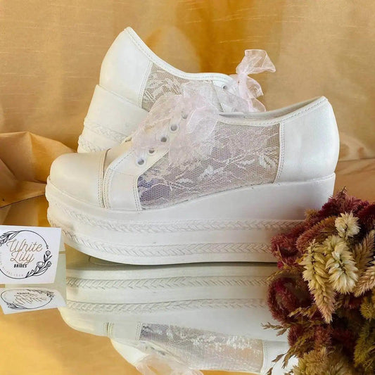 Best and more comfortable Wedding Shoes Bridal Lace Wedges Sneakers 7 to 8 cm Beirut White Lily Brides