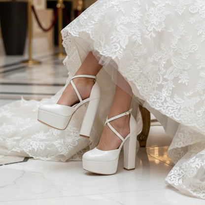 Pearl white 15–16 cm block heel with a stable triple-platform design — crafted for comfort, height, and elegance. Perfect for weddings, engagements, baptisms, and special occasions. Sizes 35–39. Delivery in Lebanon.